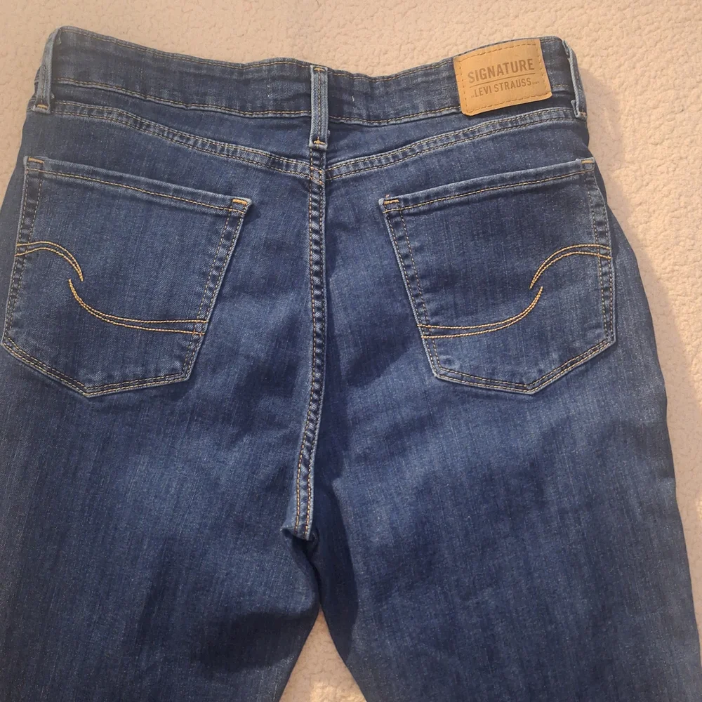 Signature by Levi Strauss Dark Blue Mid-rise Bootcut Jeans W30 L34